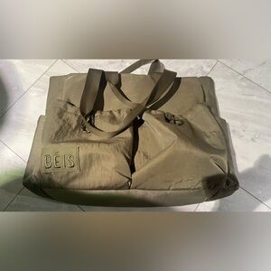 LAST CHANCE - BEIS Olive Green Sport Carryall